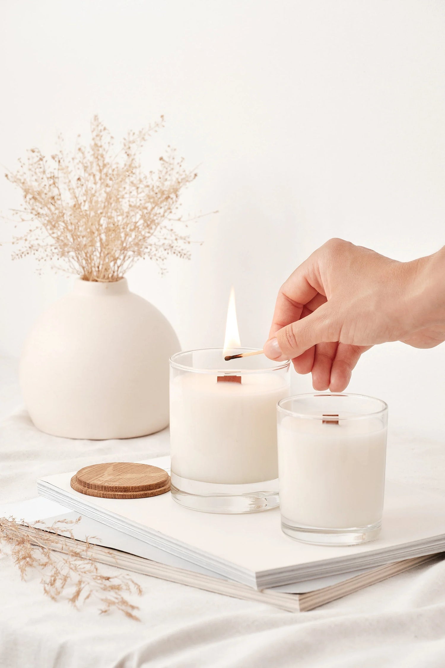 Scented Candles. Handmade candles with patience and love. 100% natural candles, based on soy and coconut wax. Fast Delivery. Made in Romania. 100% Natural.