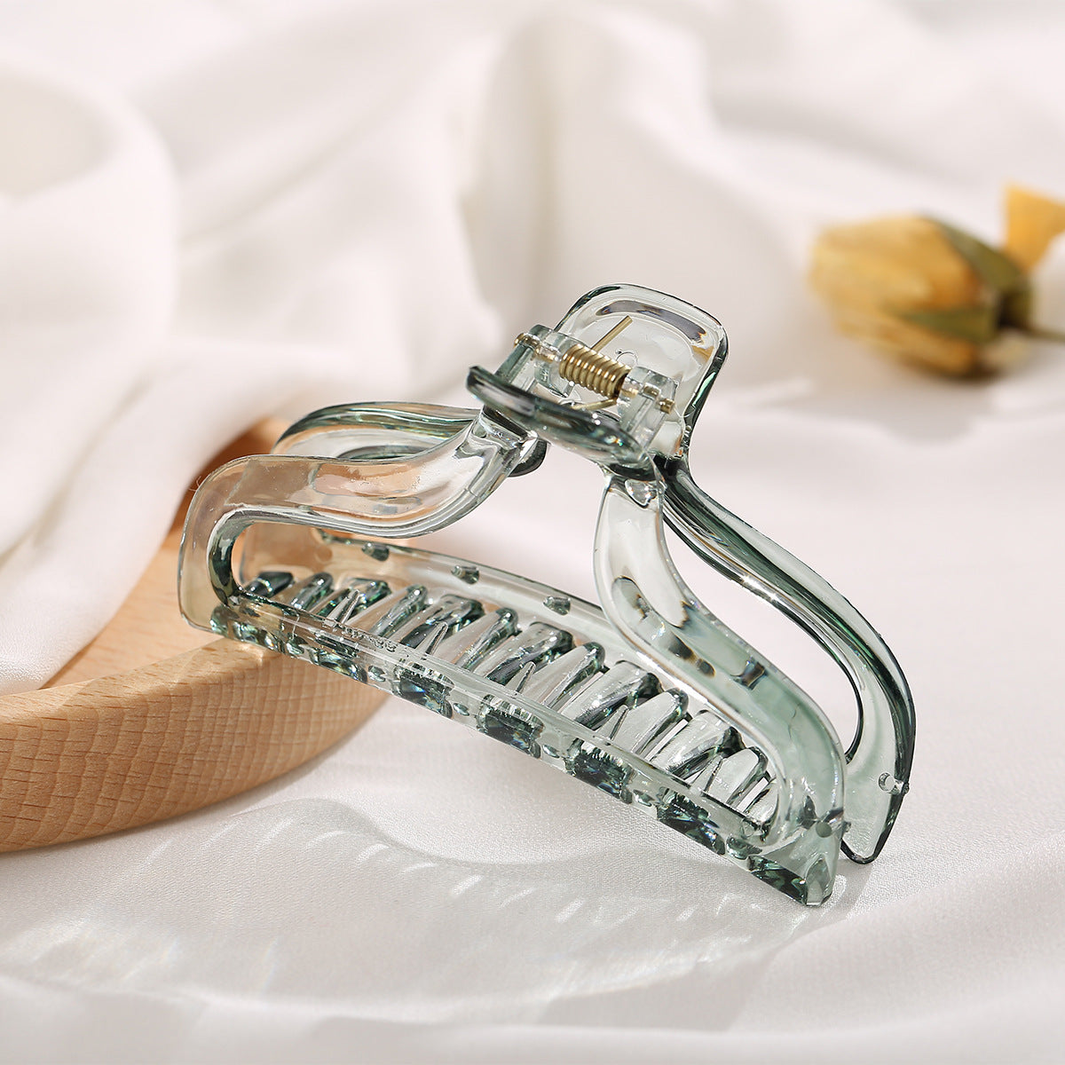 Pearl Embroidery Butterfly Bangs Clip Decorative Clip