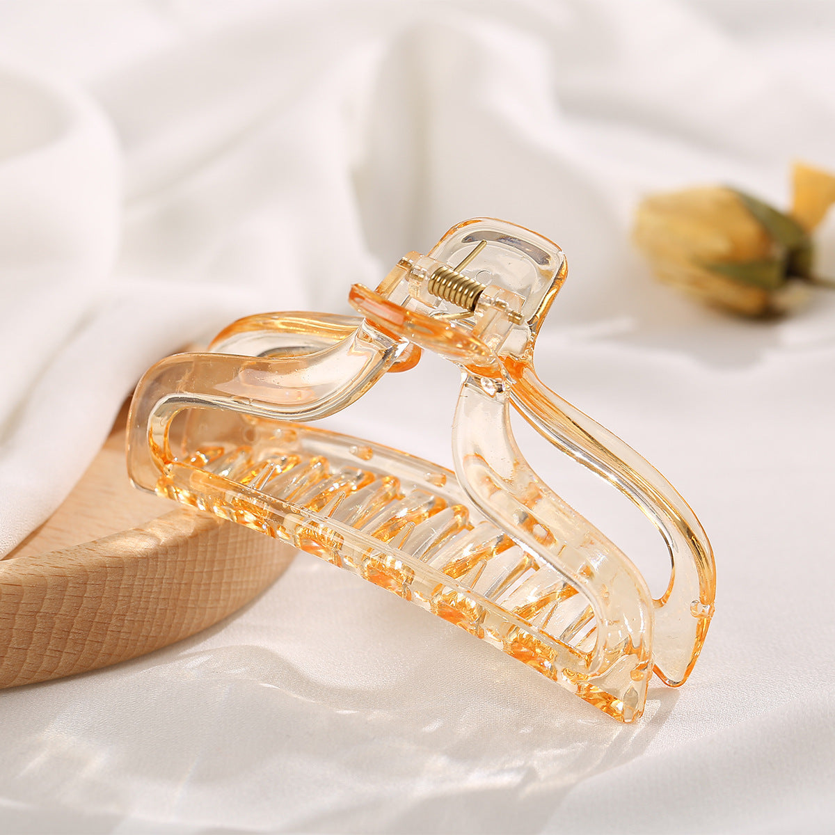 Pearl Embroidery Butterfly Bangs Clip Decorative Clip