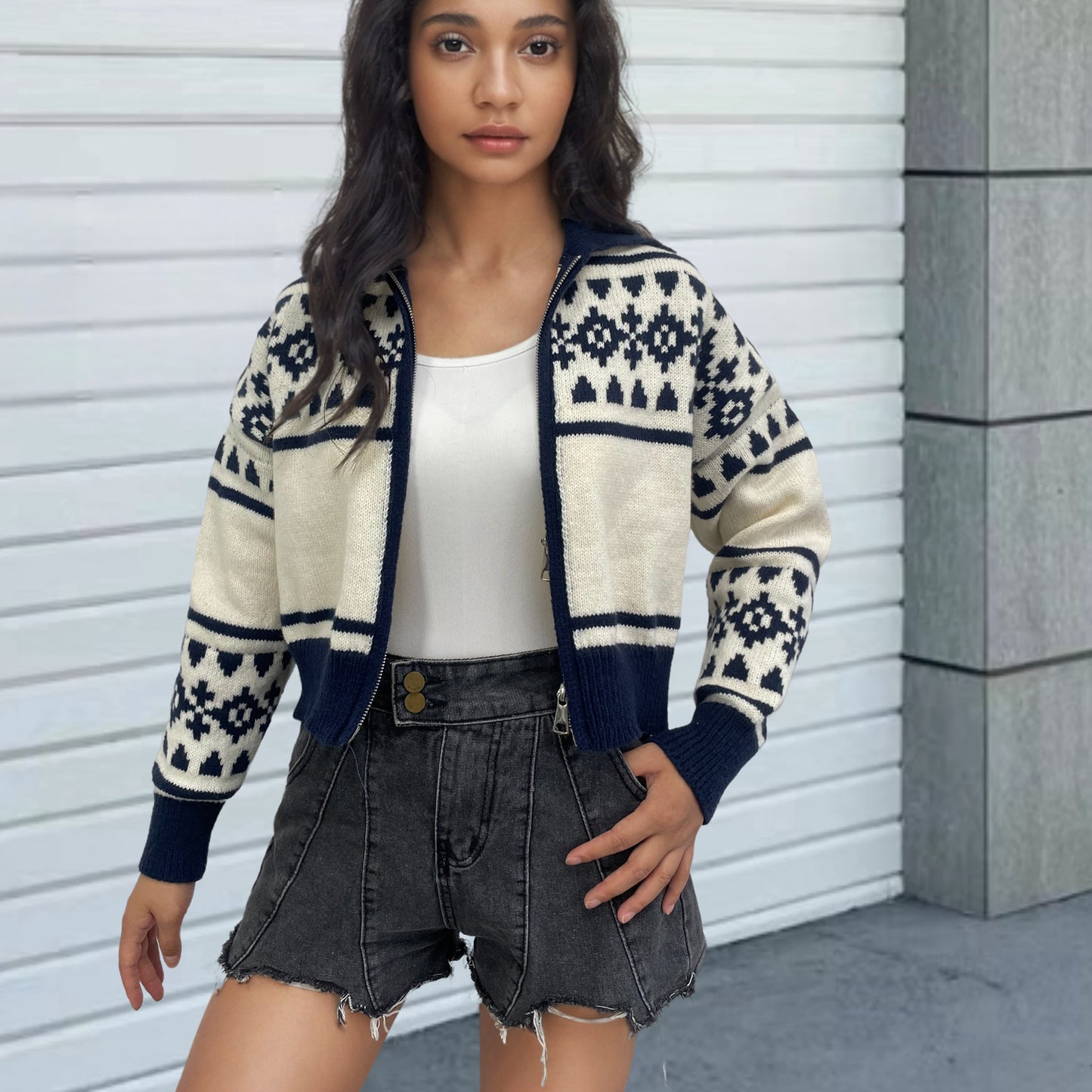 Women's Contrast Color Jacquard Weave Zip Knitwear