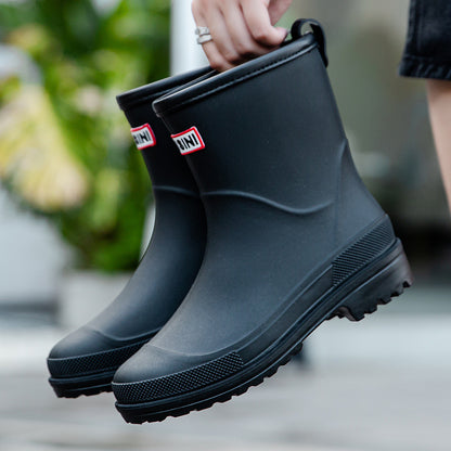 Women's fashionable rain boots, suitable for students.