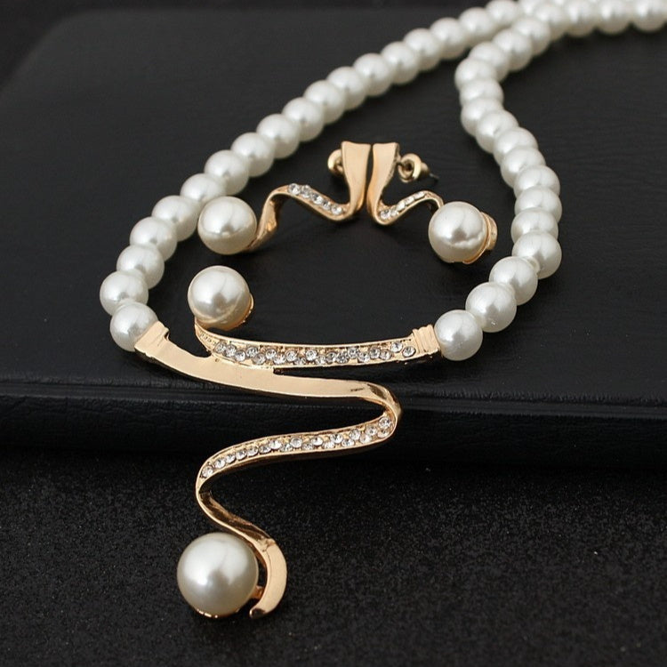 European fashion diamond crystal pearl necklace earrings set bride wedding accessories wholesale CMT058