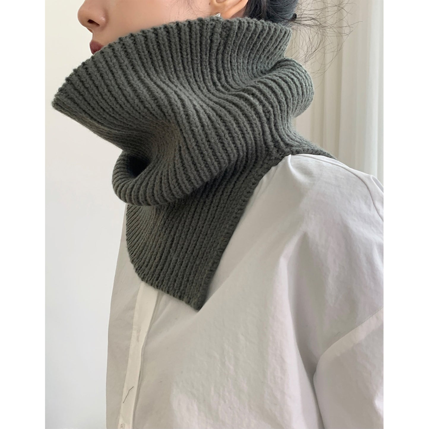 Folded High Neck Bib Warmth And Thick Knitted Scarf