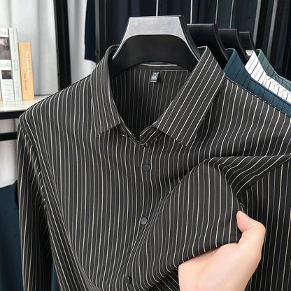 Spring And Autumn New Vertical Striped Shirt Men