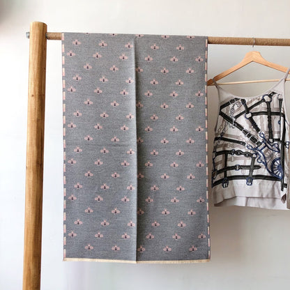 Women's Versatile Warm And Thick Shawl Decorated Neckband