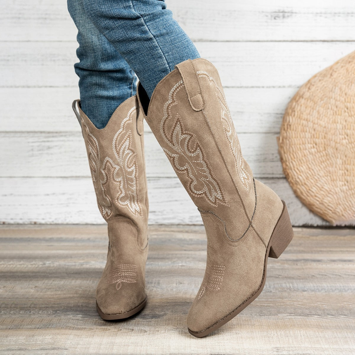 Pointed Toe Western Cowboy Boot Women's Large Size Embroidered Thick Boots
